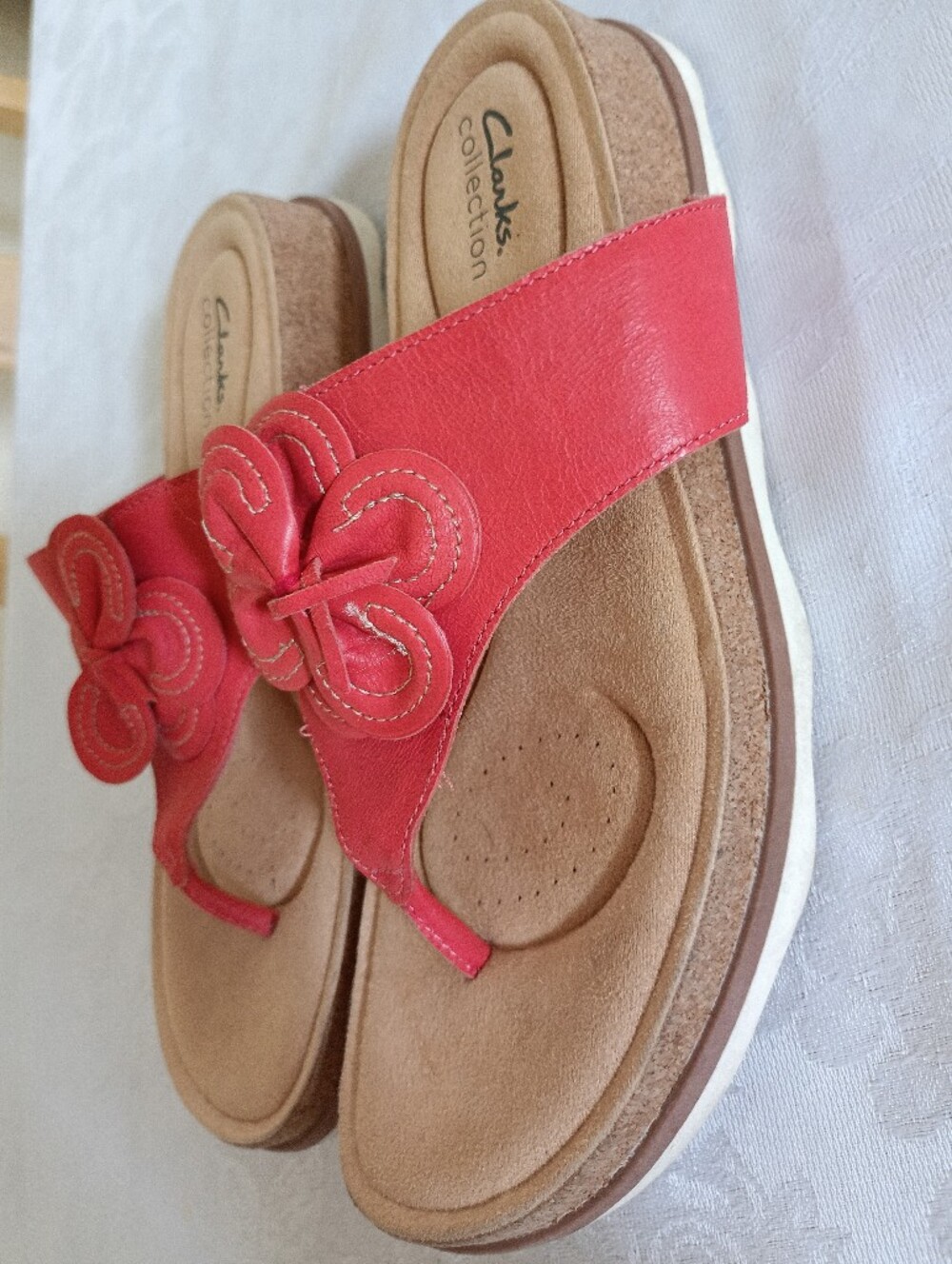 Clarks Leather Flower Thong Sandals Cushioned 8.5 Red - Picture 9 of 16